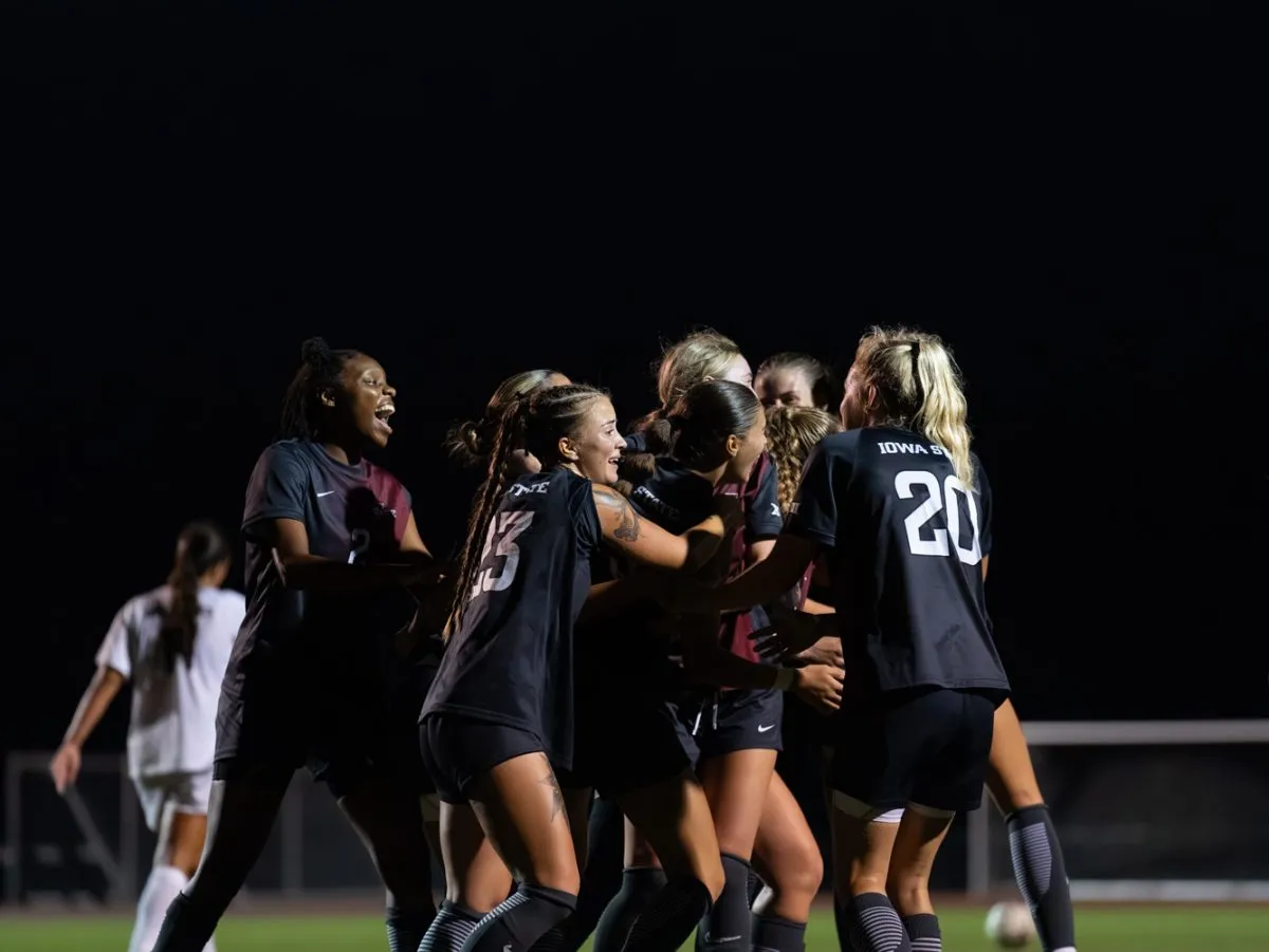 Article thumbnail for article titled Takeaways: Cyclones take down Arizona in physical matchup